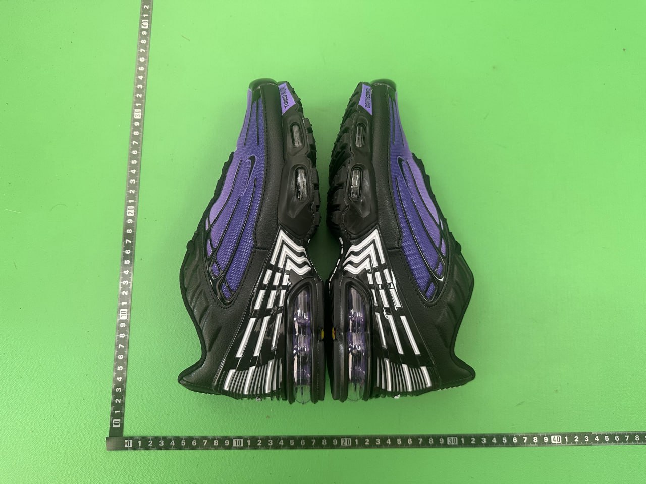NIKE AIR MAX PLUS — QC reference 4