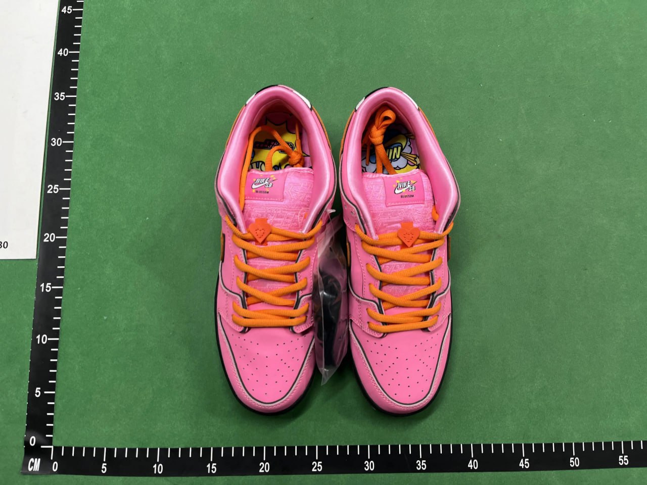 NIKE SB DUNK LOW — QC reference 2