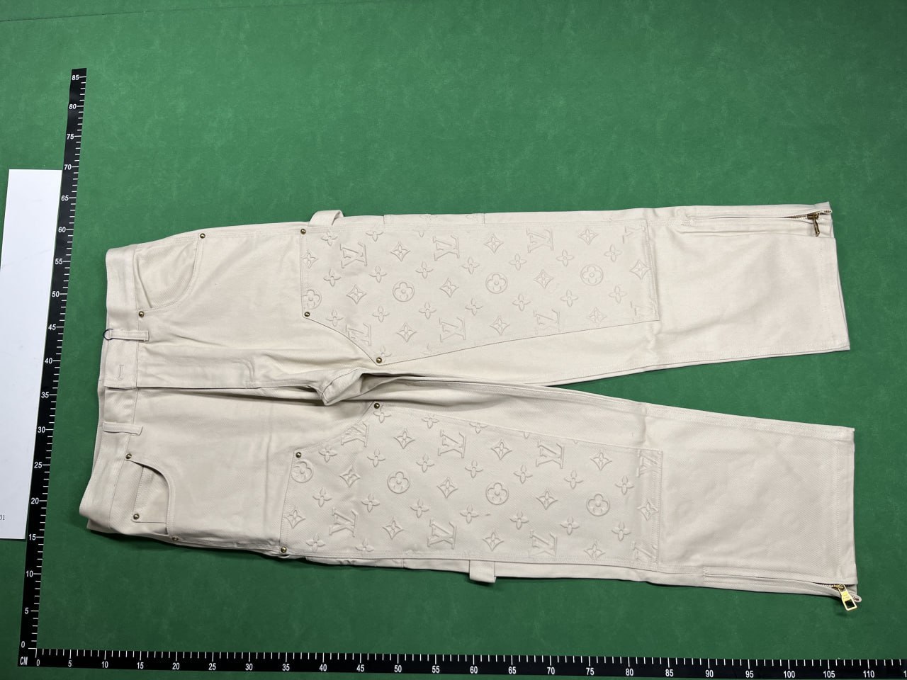 Louis Vuitton Pants — QC reference 4