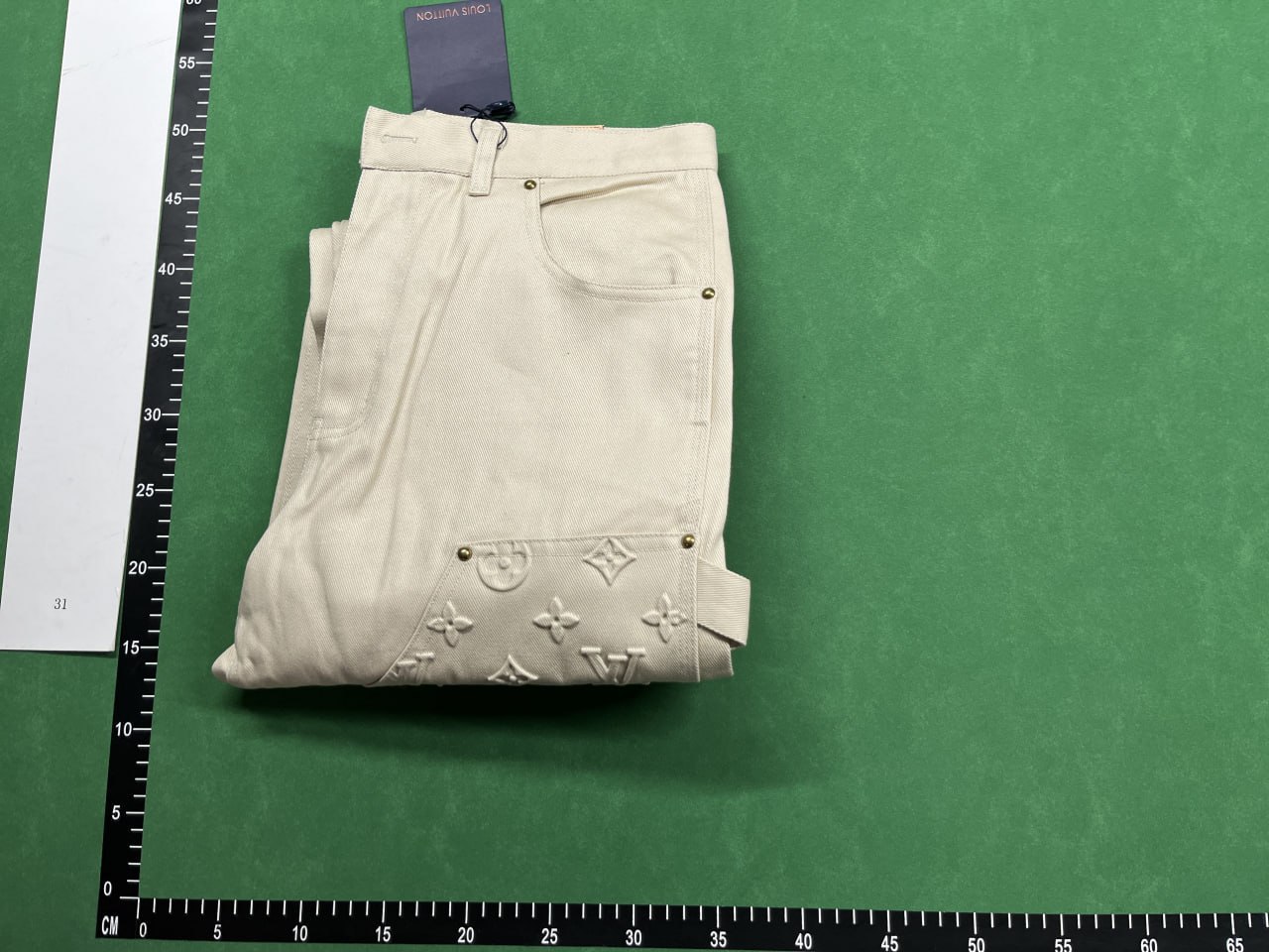 Louis Vuitton Pants — QC reference 2