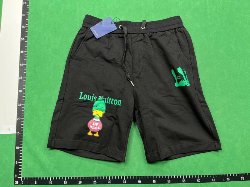 Louis Vuitton shorts (40 CP) — QC reference 4