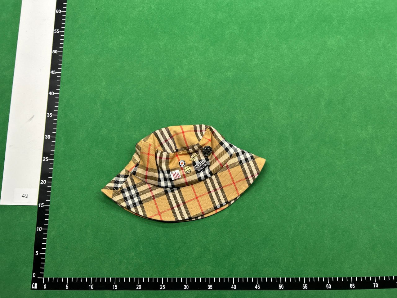 Burberry hat — QC reference 3