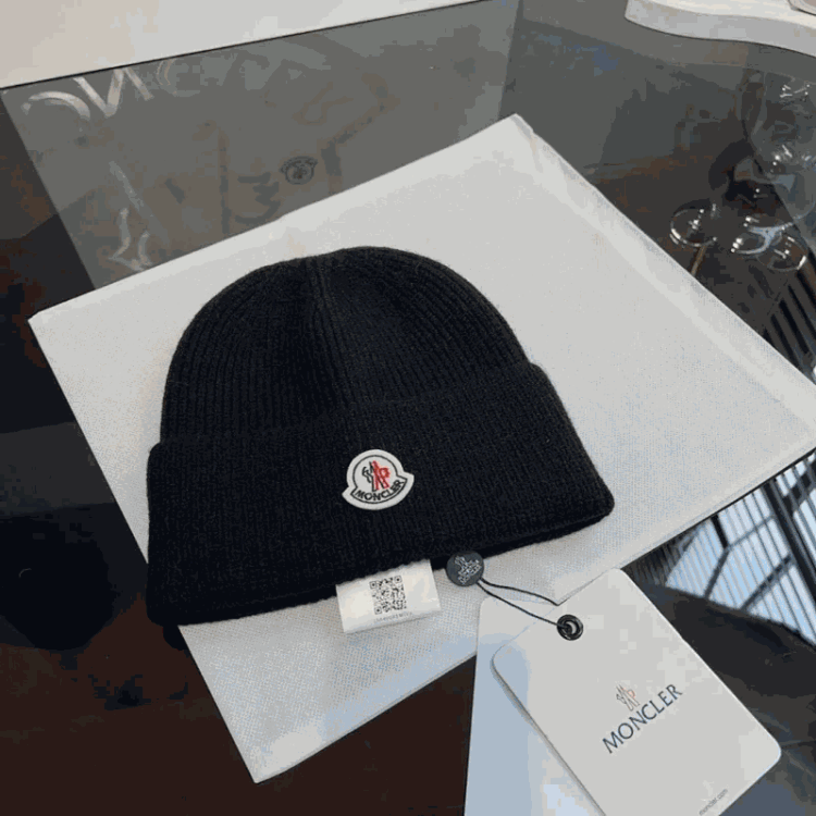 Moncler beanie