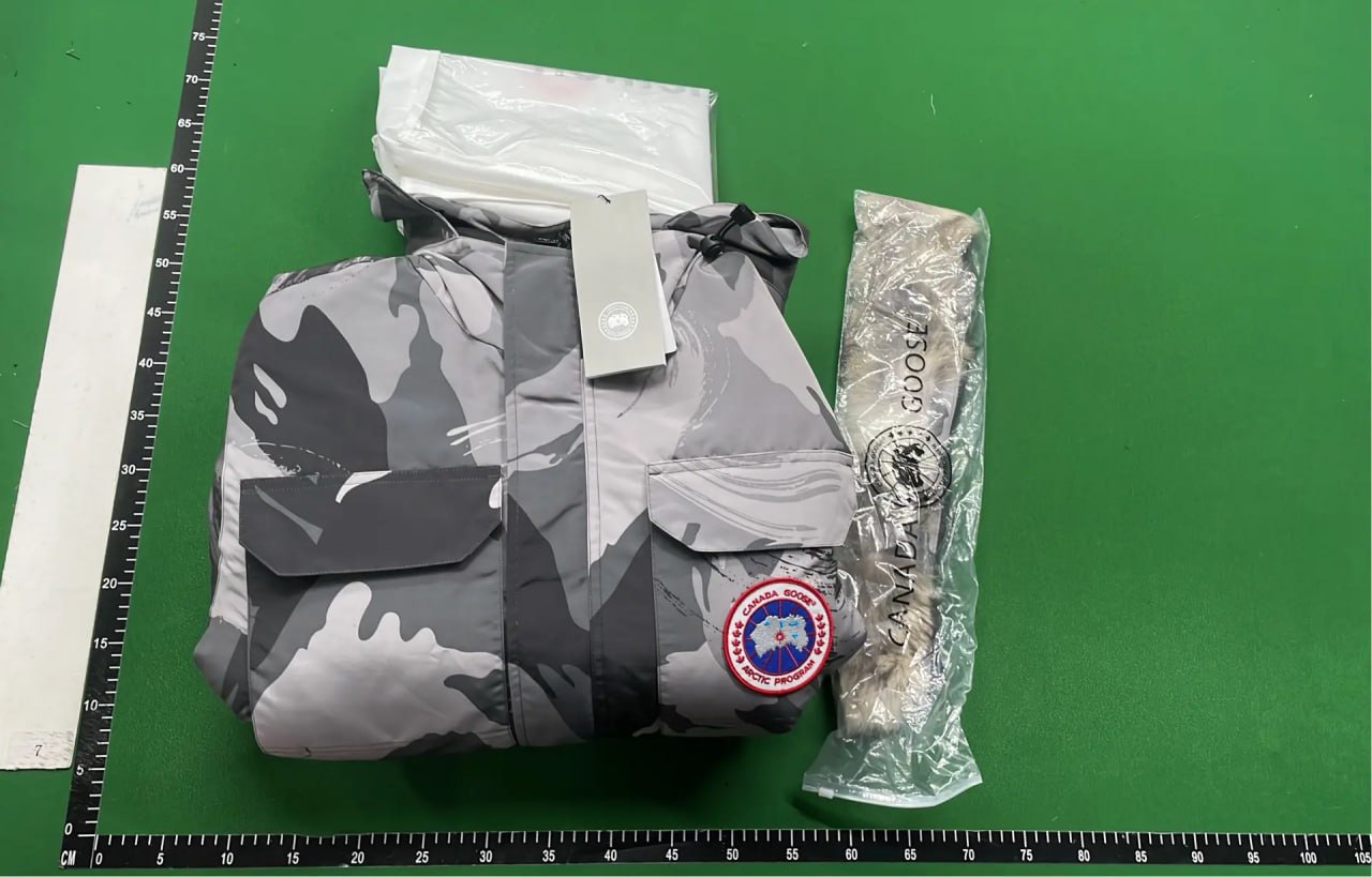 Canada Goose Jacke — QC reference 2