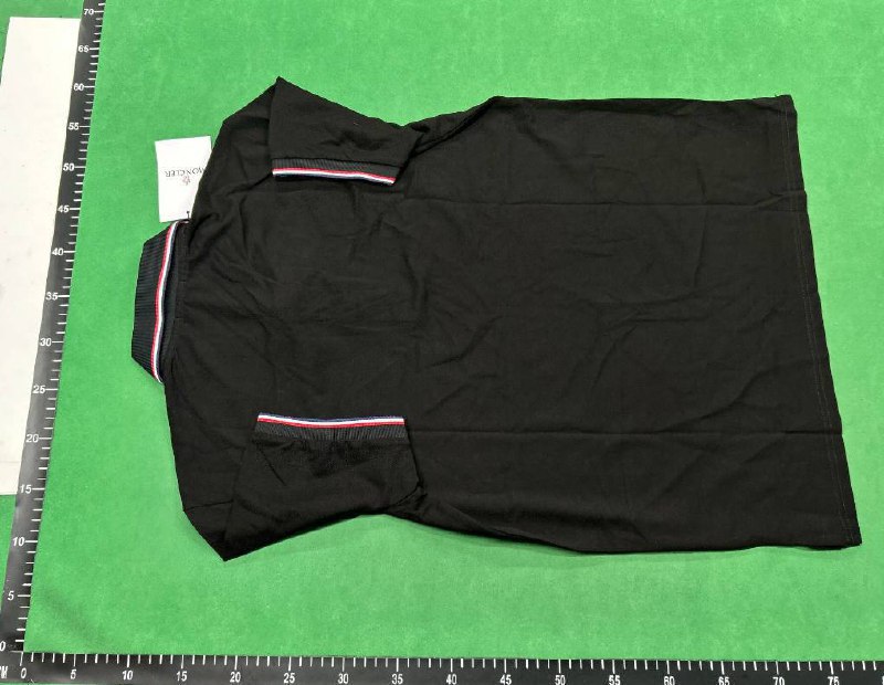Polo Moncler — QC reference 3