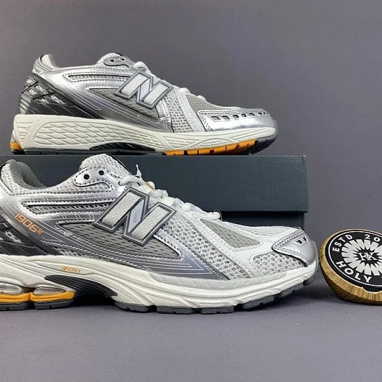 New Balance 1906R / New Balance 9060
