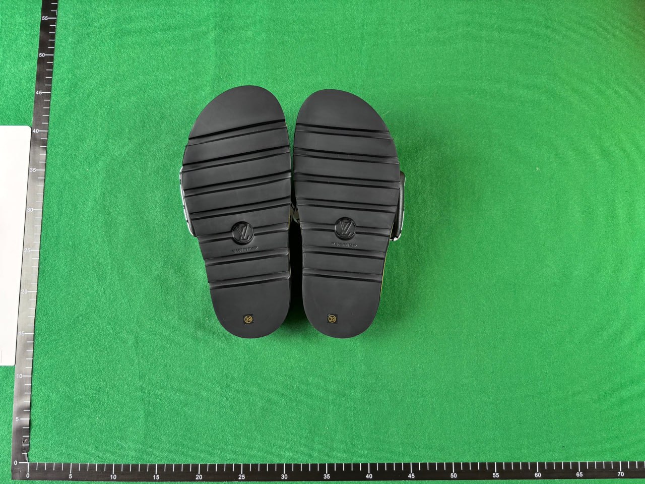 Louis Vuitton Slippers — QC reference 3