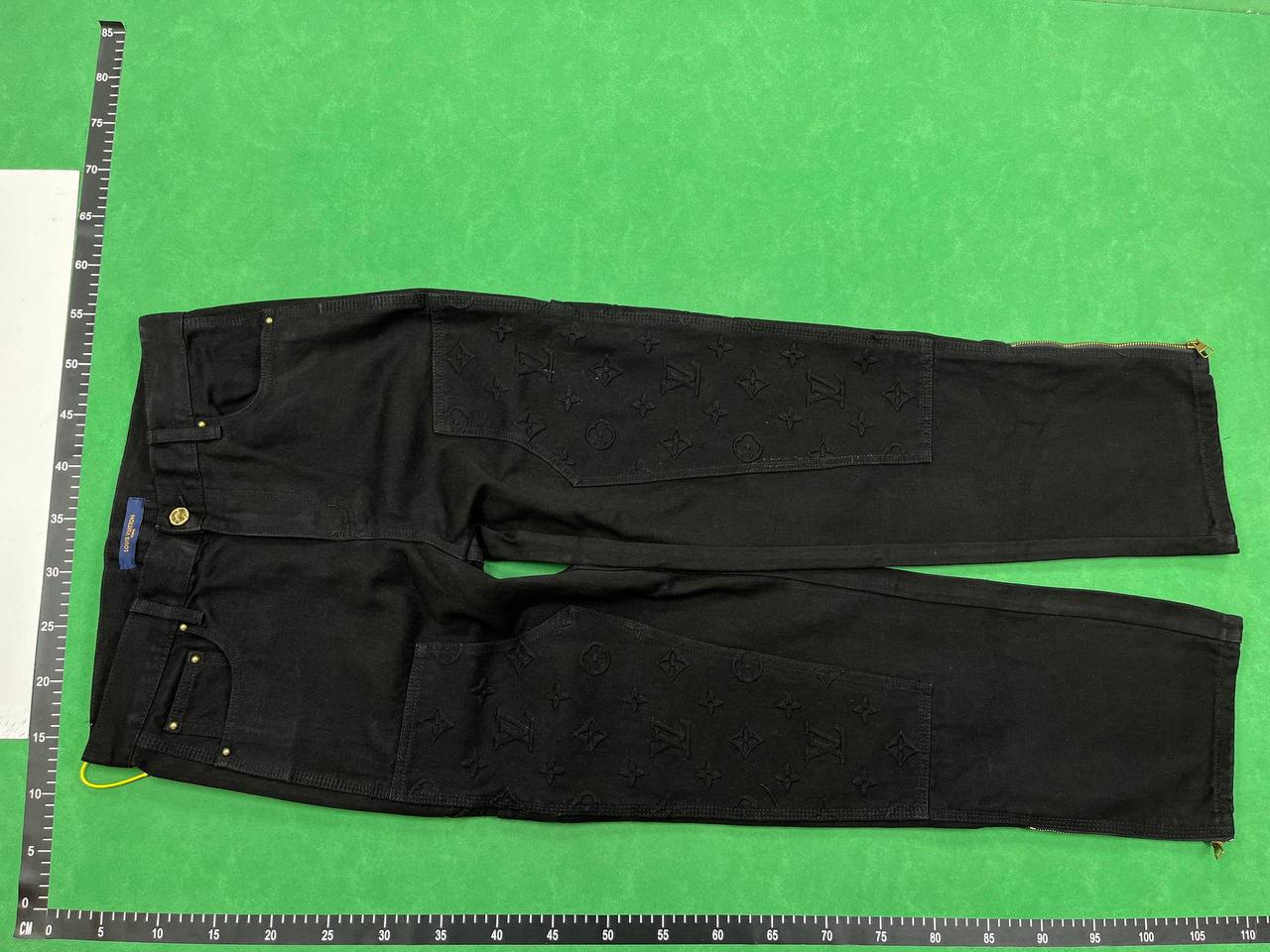 Louis Vuitton jeans (40 CP) — QC reference 2
