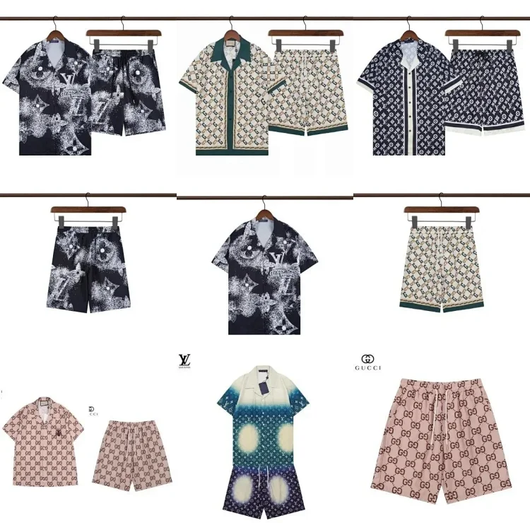 Louis Vuitton suit (40 CP)