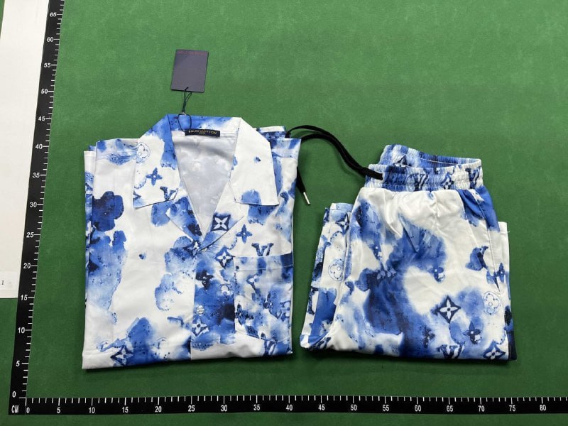 Louis Vuitton suit (40 CP) — QC reference 4