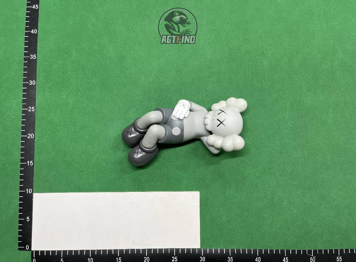 Kaws Figures — QC reference 3