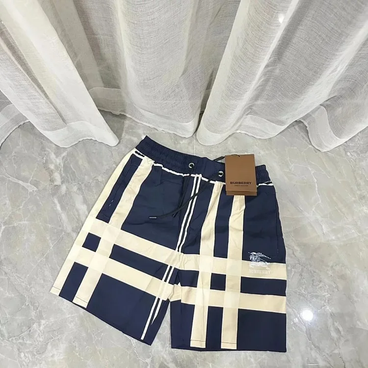 Burberry Shorts __（20+ style）
