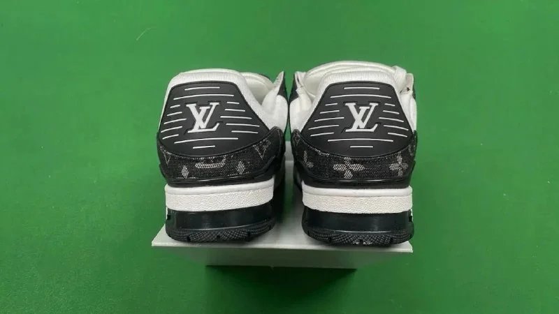 LV Louis Vuitton Trainer Shoes Sneakers — QC reference 4