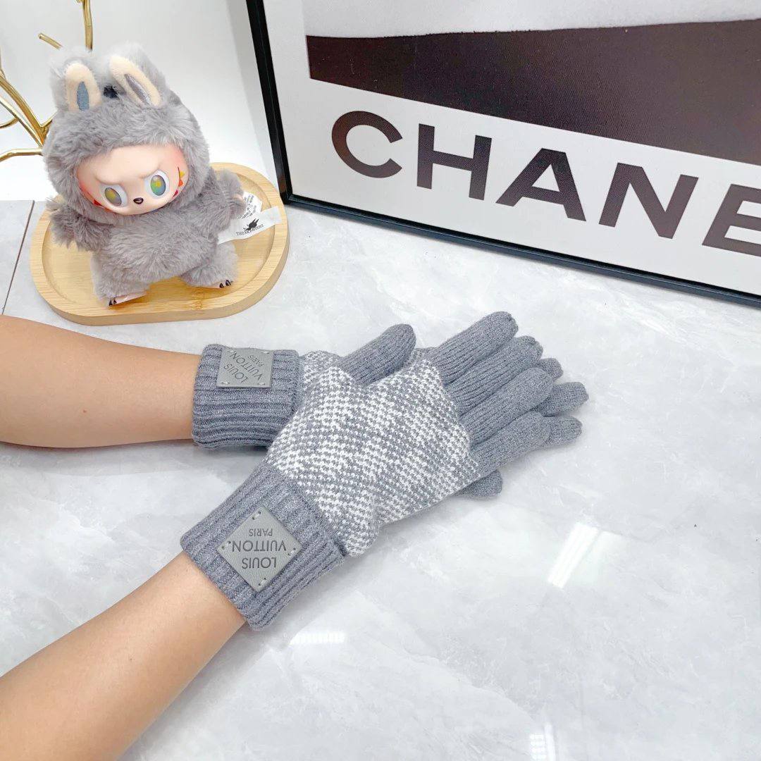 LV Gloves — QC reference 3