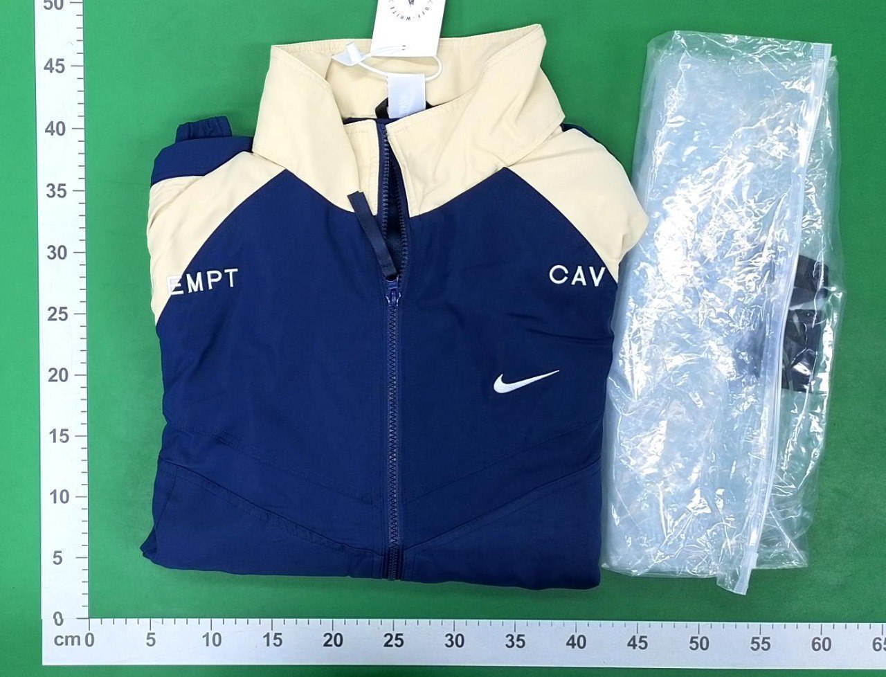 NIke Vintage Jacket — QC reference 4