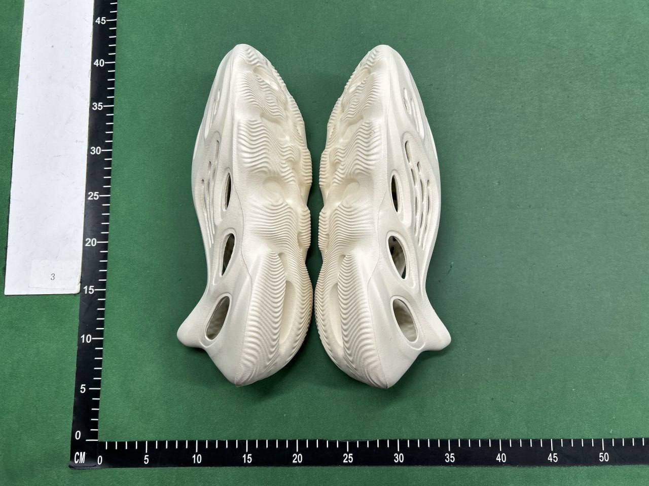 Yeezy Slide — QC reference 2