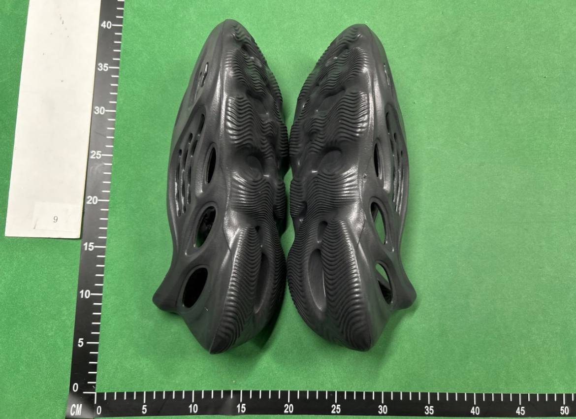 Yeezy Slide — QC reference 4