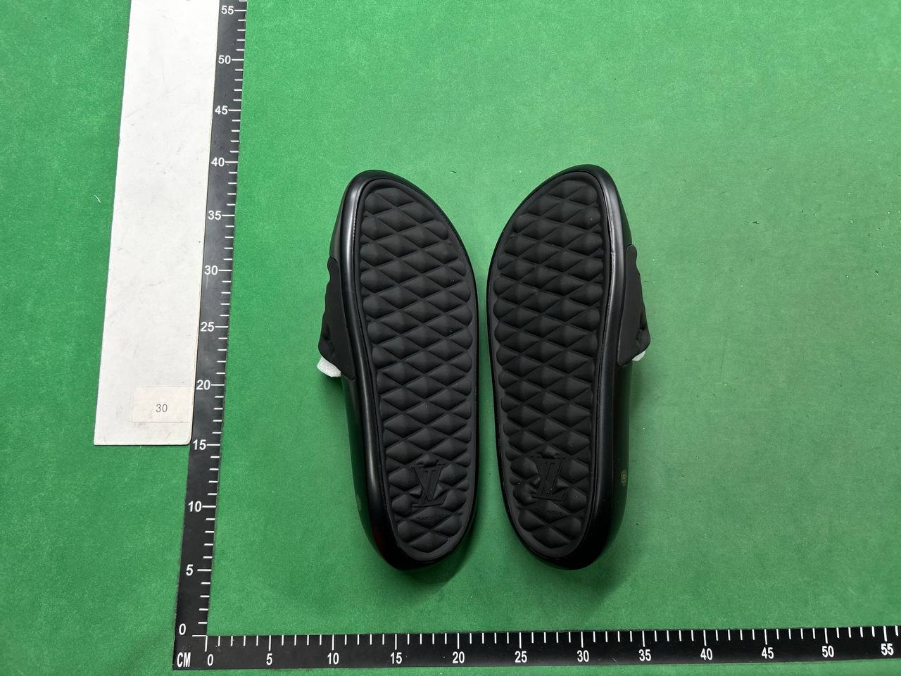 LOUIS VUITTON SLIDES — QC reference 2