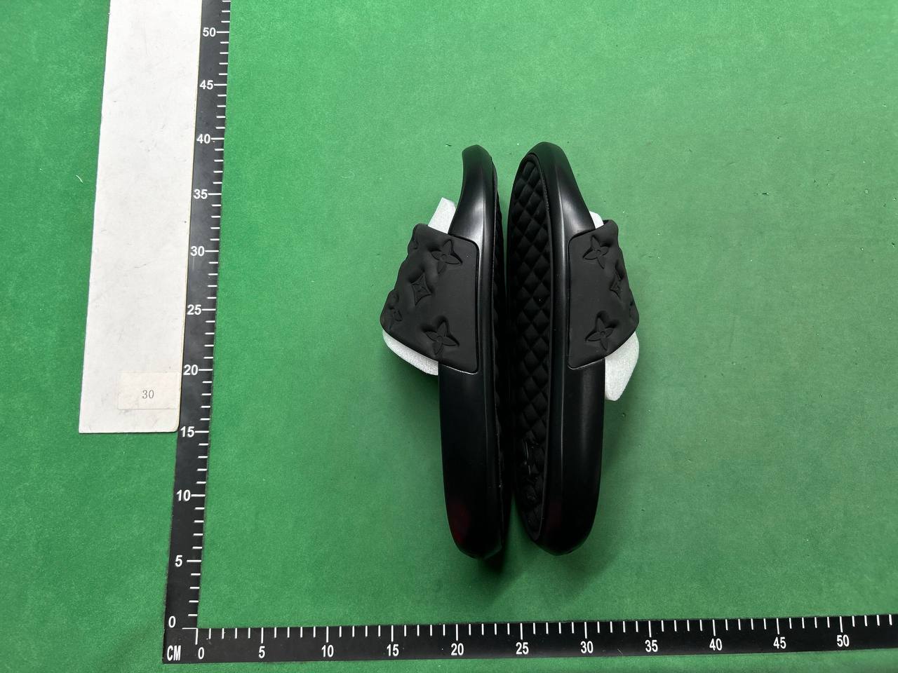 LOUIS VUITTON SLIDES — QC reference 3