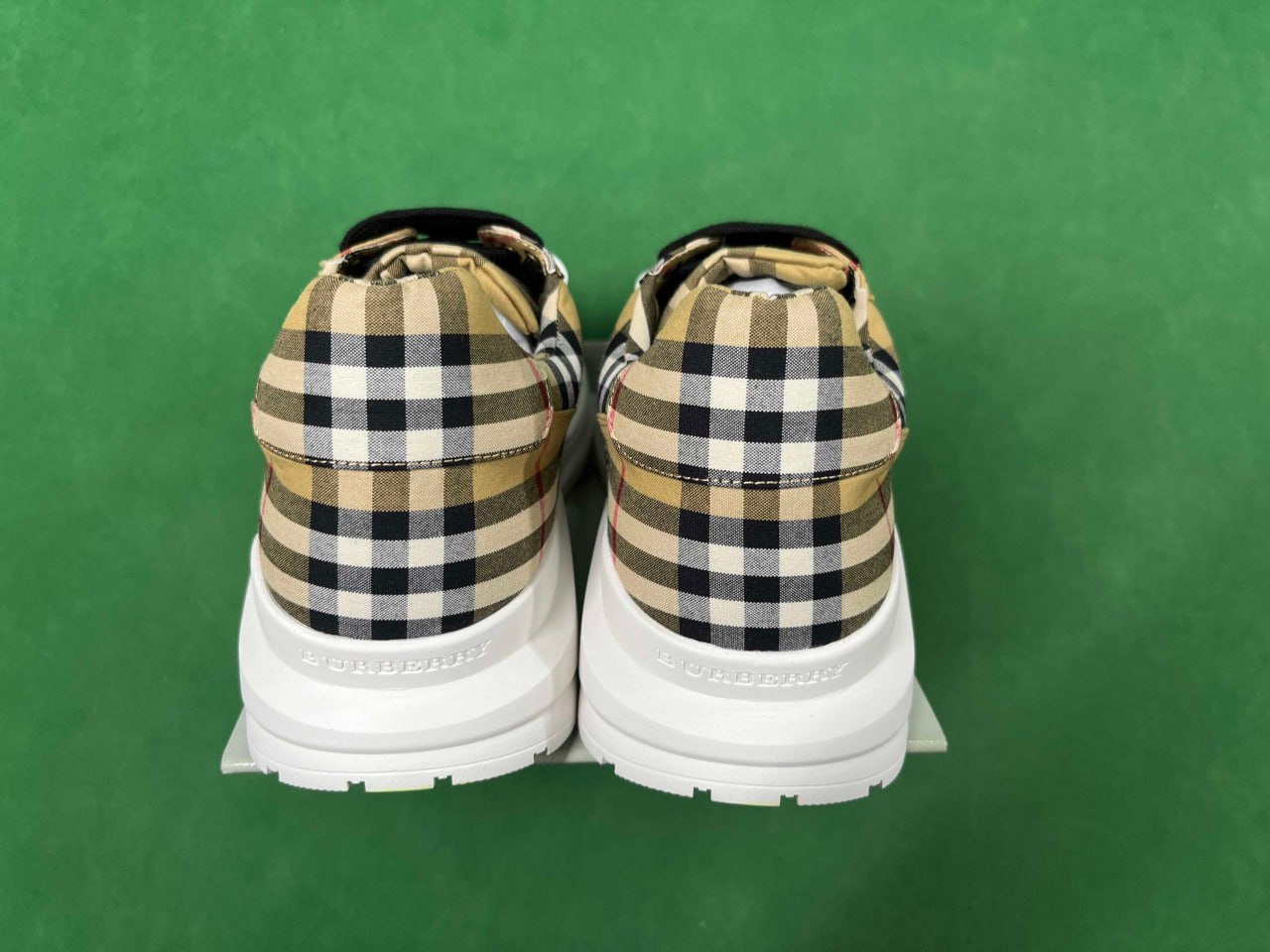 BURBERRY Sneakers — QC reference 3