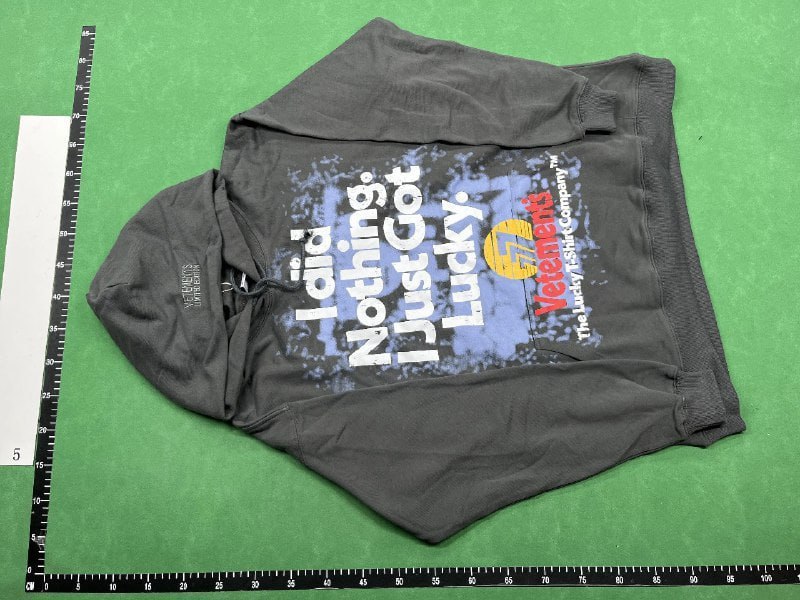 Vetements hoodie (34 CP) — QC reference 4