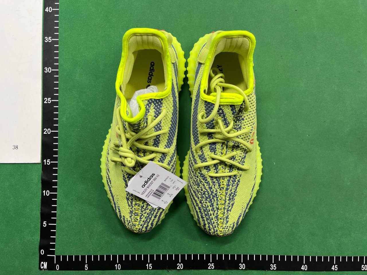 GD-YEEZY350 — QC reference 3