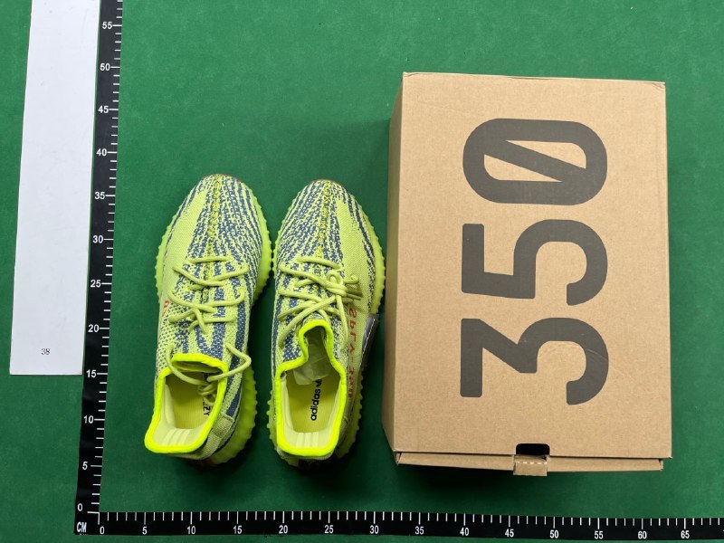 GD-YEEZY350 — QC reference 4