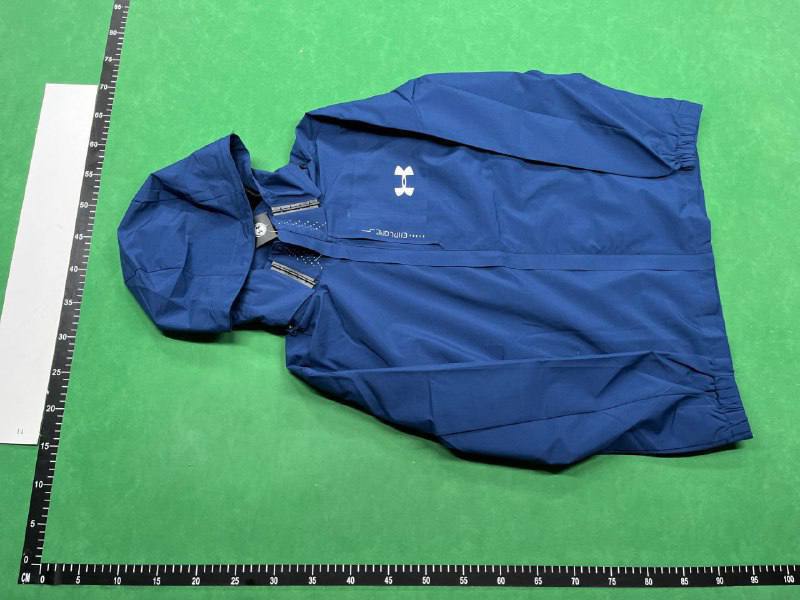Under armor Windbreaker — QC reference 3