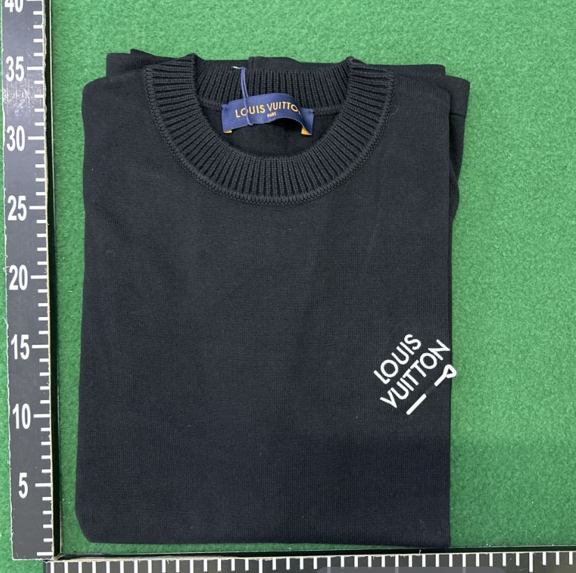 LV tee (Joya) — QC reference 2