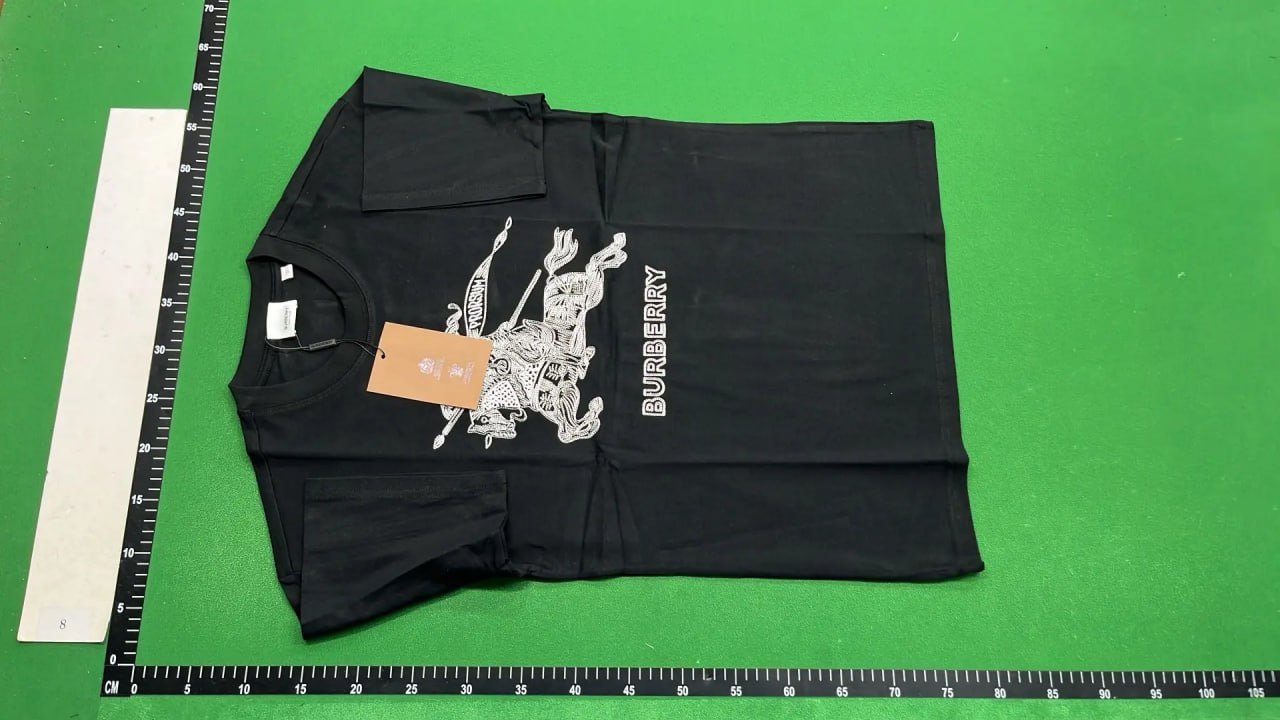 Burberry T-shirt — QC reference 4
