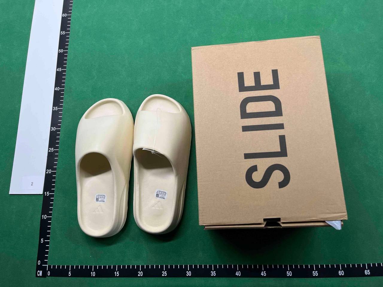 YEEZY Slippers — QC reference 2