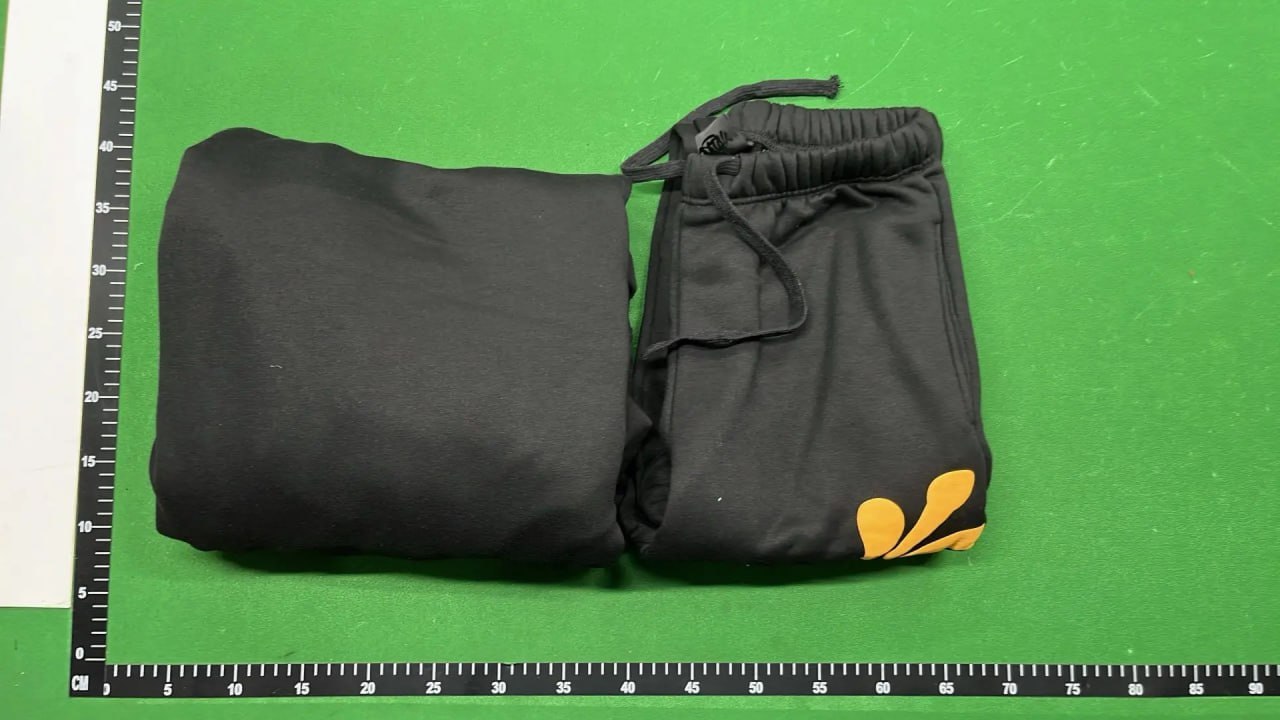 syna tracksuit — QC reference 2