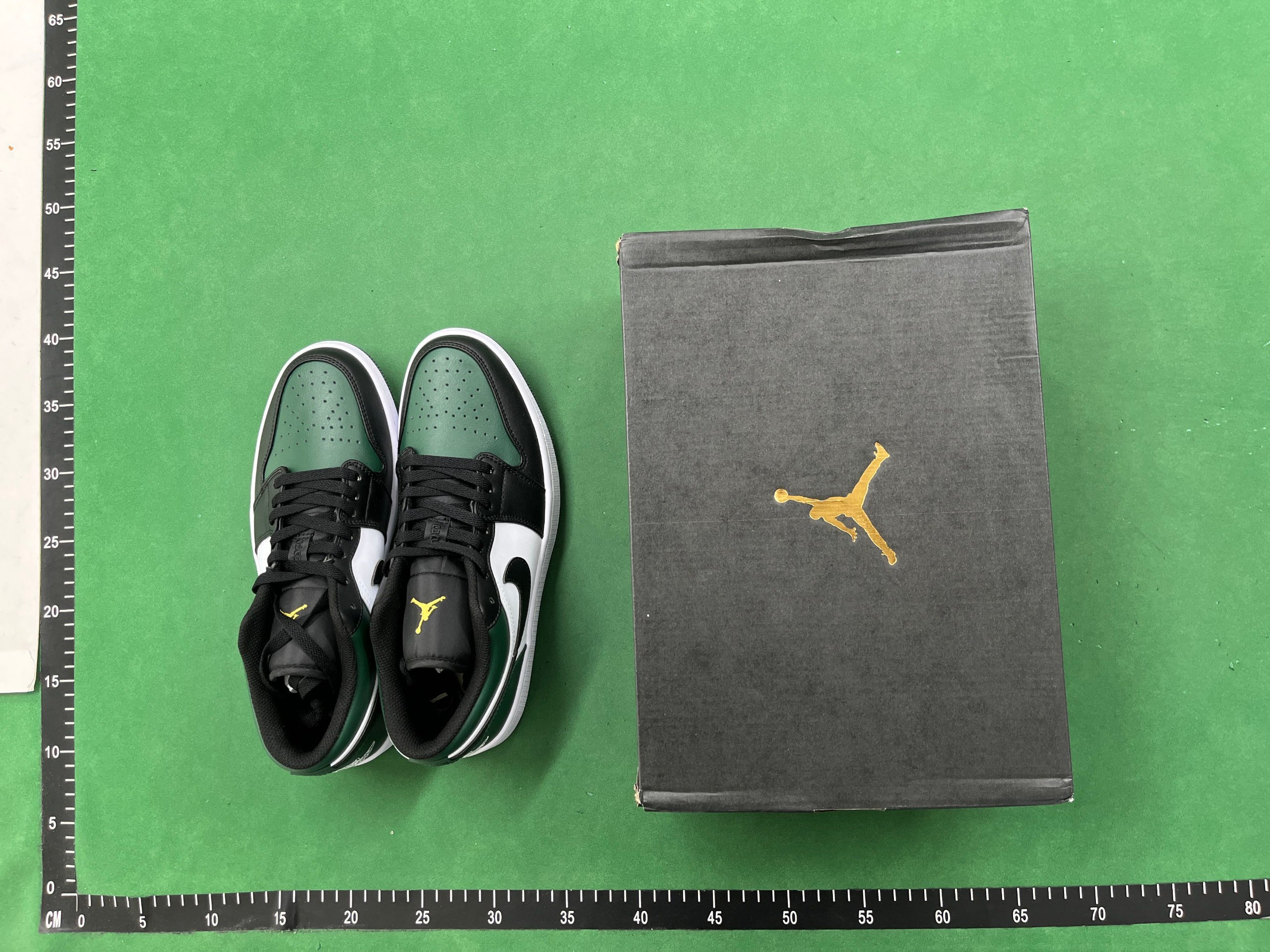 AIR JORDAN 1 LOW — QC reference 4