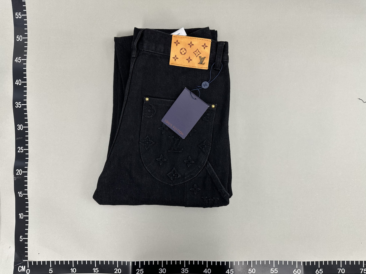 Louis Vuitton Jeans — QC reference 2