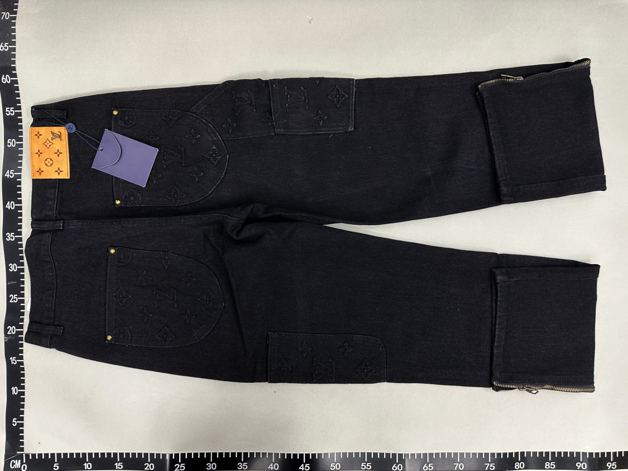Louis Vuitton Jeans — QC reference 3
