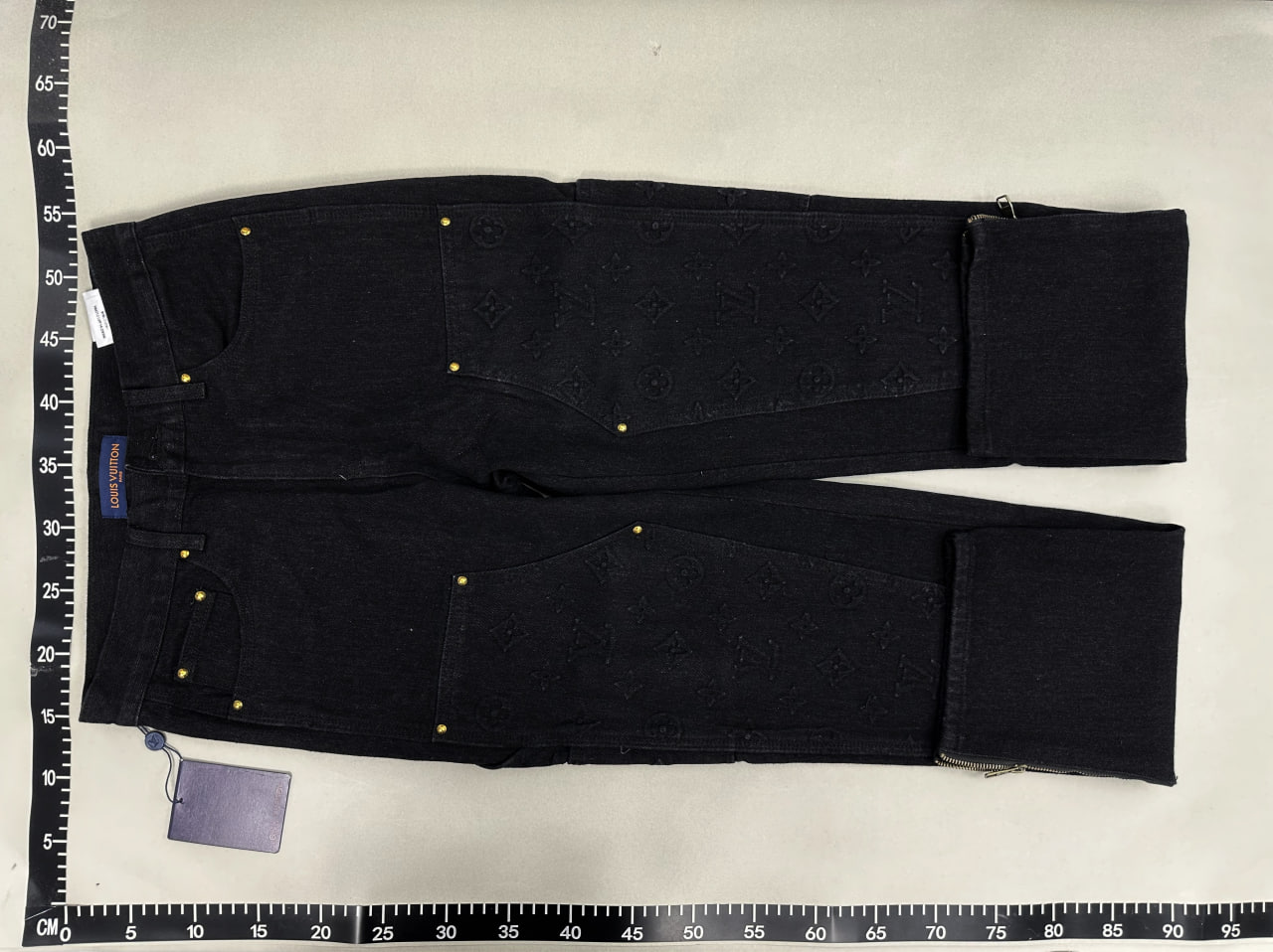 Louis Vuitton Jeans — QC reference 4