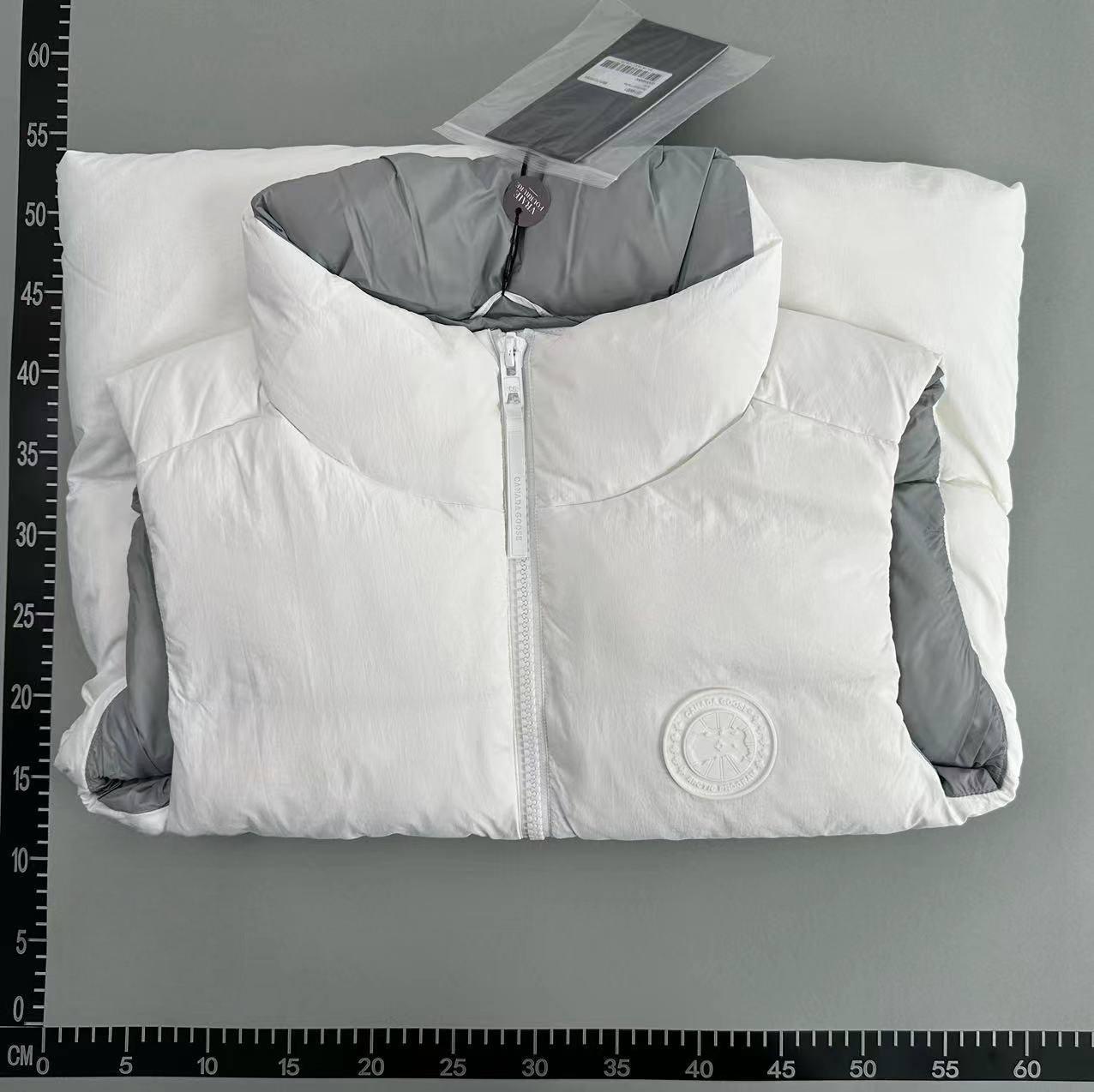 Canada Goose Vest — QC reference 2