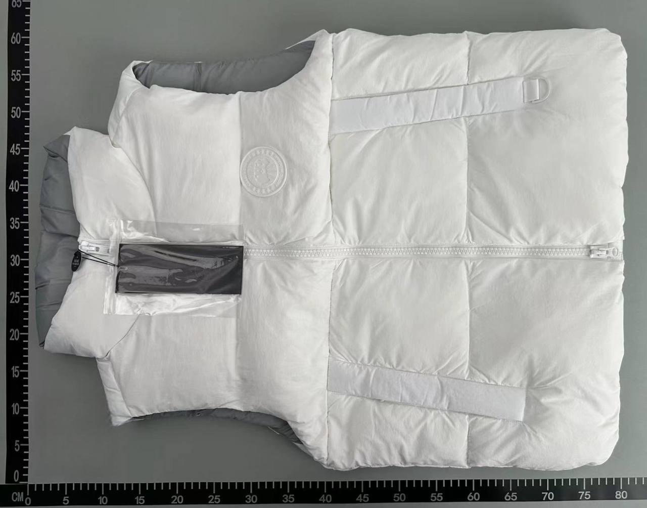 Canada Goose Vest — QC reference 3