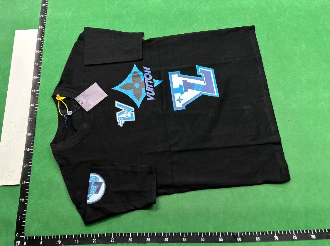 Vuitton T-shirt — QC reference 4