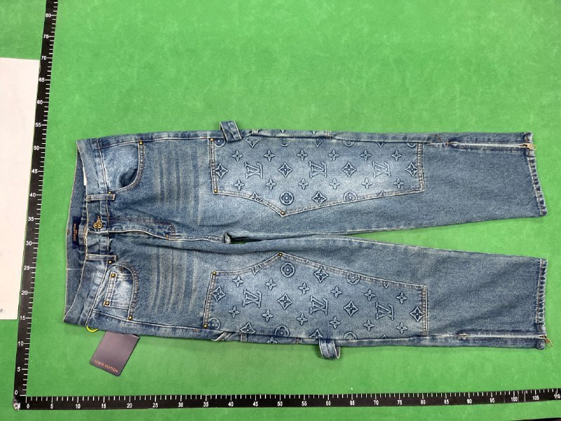 Louis Vuitton Jeans — QC reference 4