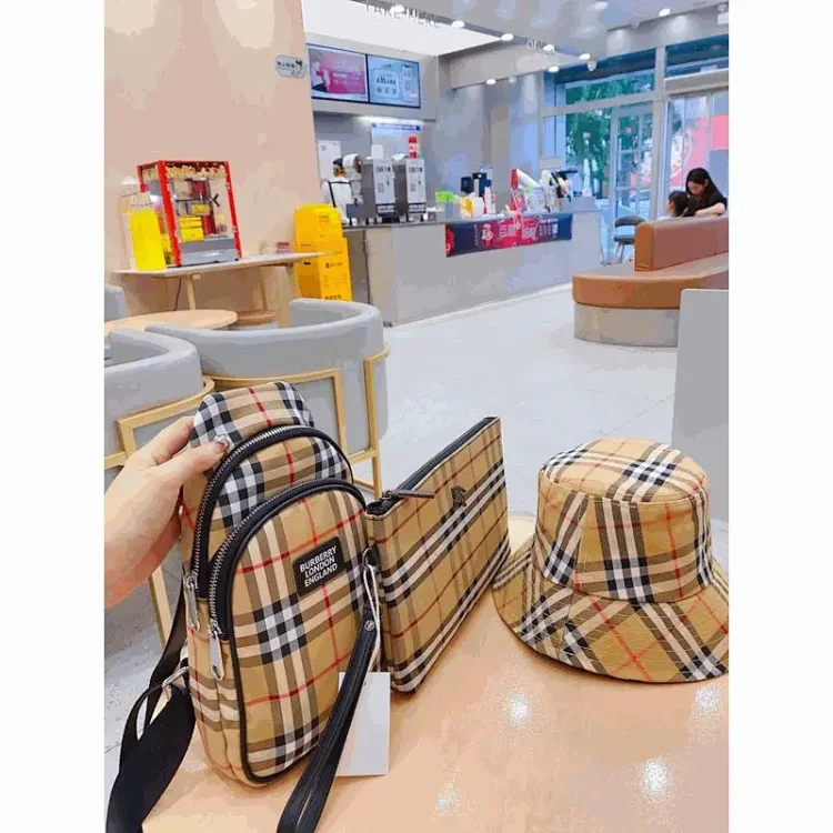 Burberry Vintage Check Accessories Set [